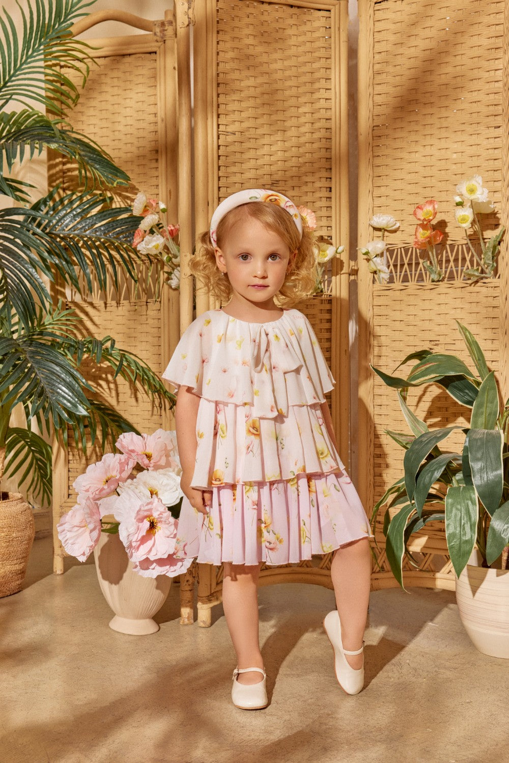 Charming ombré chiffon dress with floral print and a bow