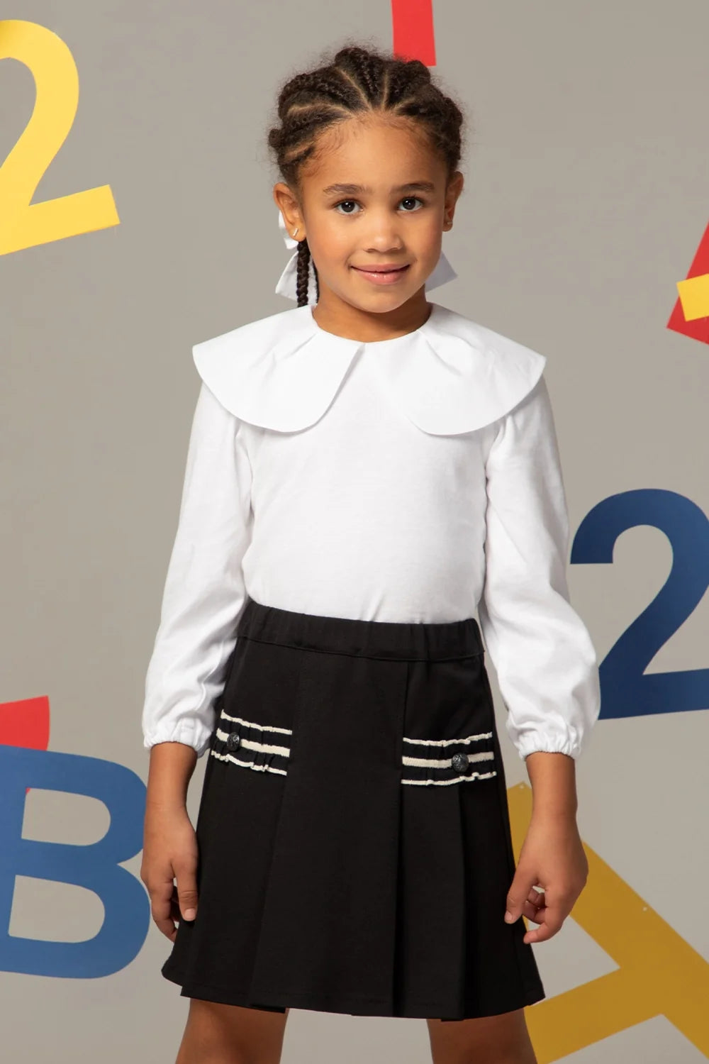 White jersey blouse with Peter Pan collar