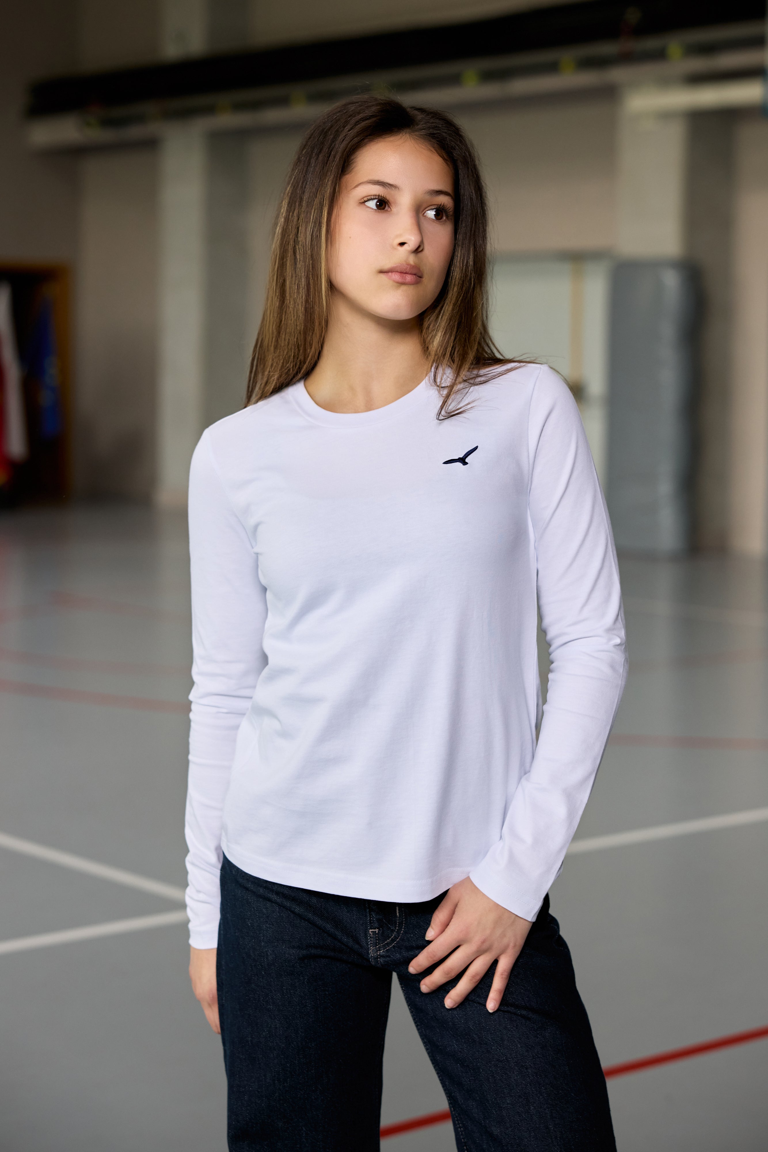 White long sleeve cotton t-shirt for teen girls with logo